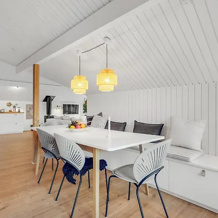 Pet Friendly In Romo With Kitchen *